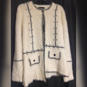 NWT Eggshell and Black Sweater Size M